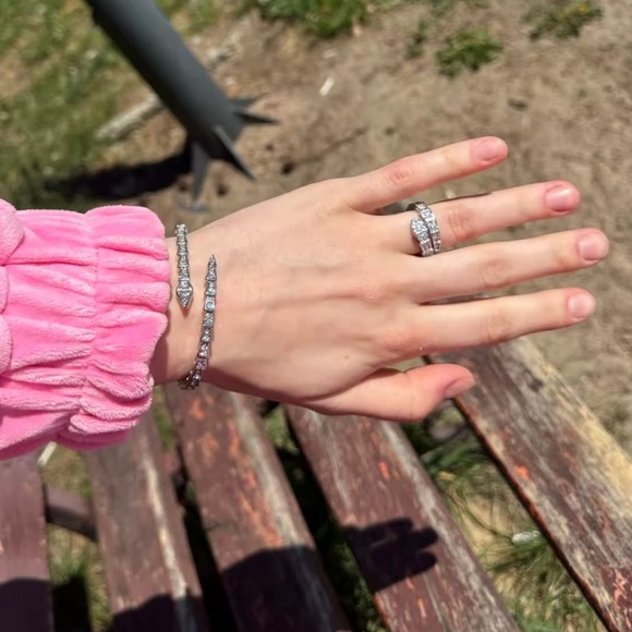 Serpenti Silver Bracelet Elegant Minimalist Design - Picture 7 of 9